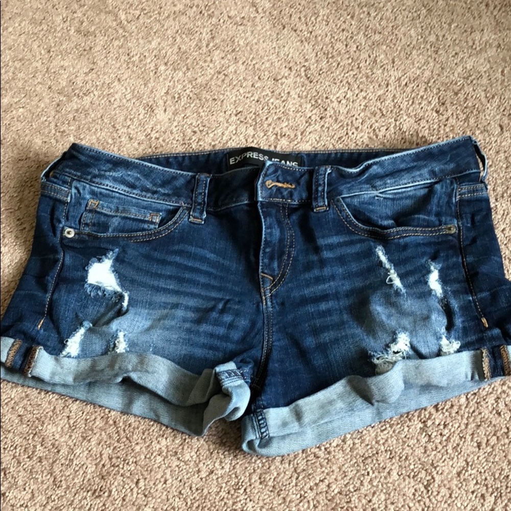 Women’s express short, size 9
